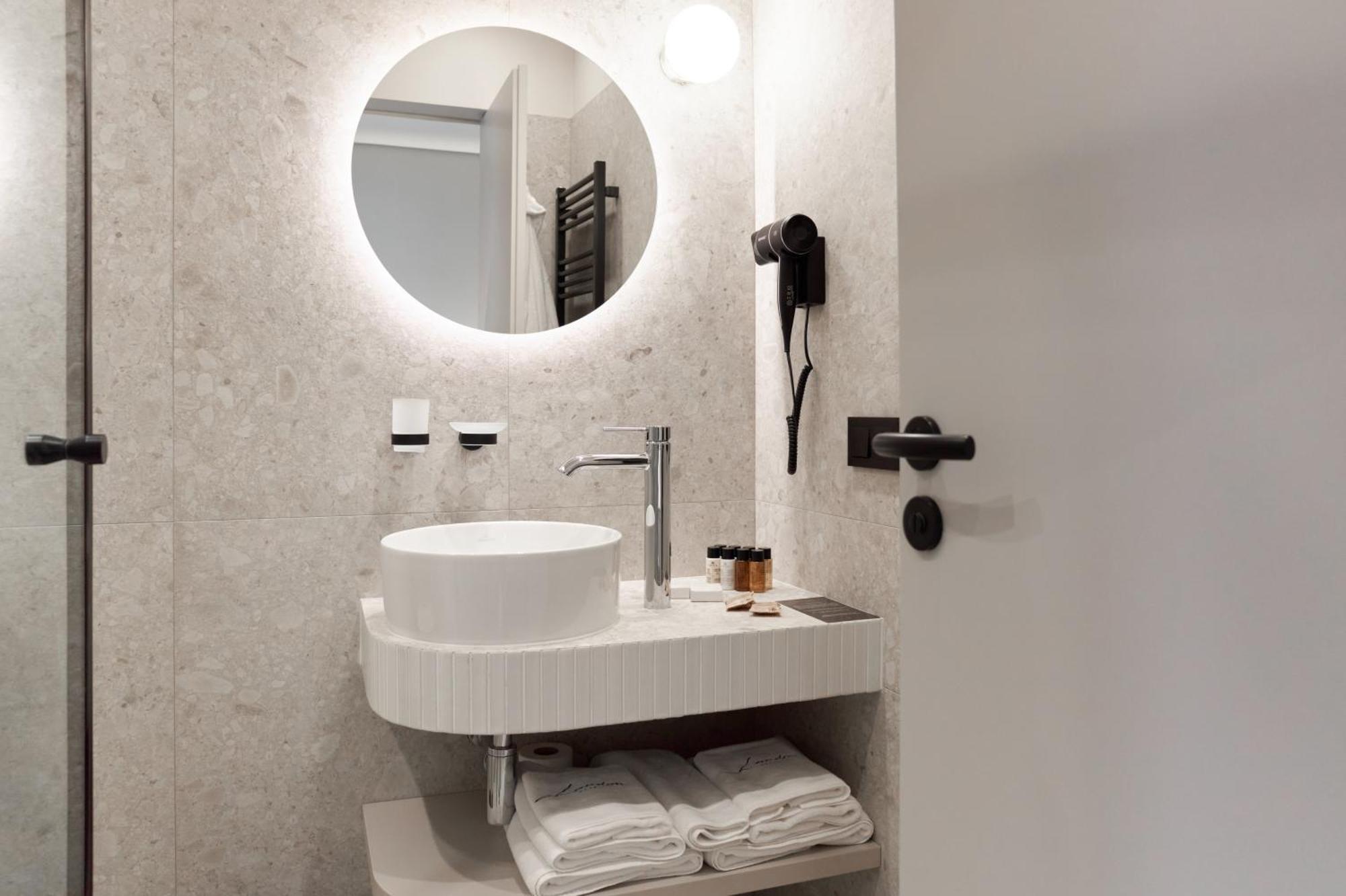 Hotel Laudon Ужгород Экстерьер фото